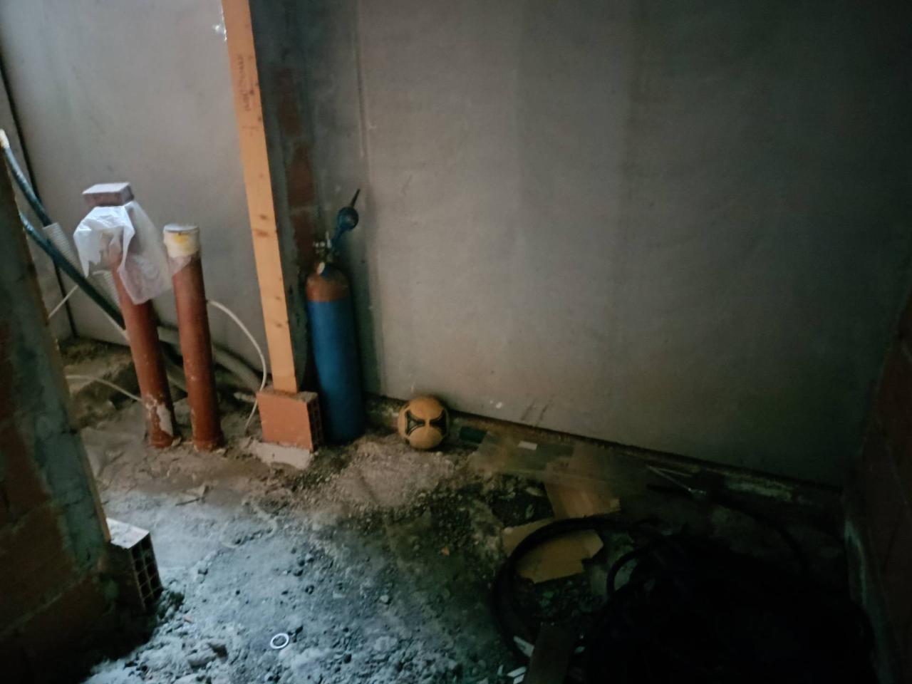 Negozio in Strada Provinciale Cucigliana Lavoria, Crespina Lorenzana, {3} - Foto 2