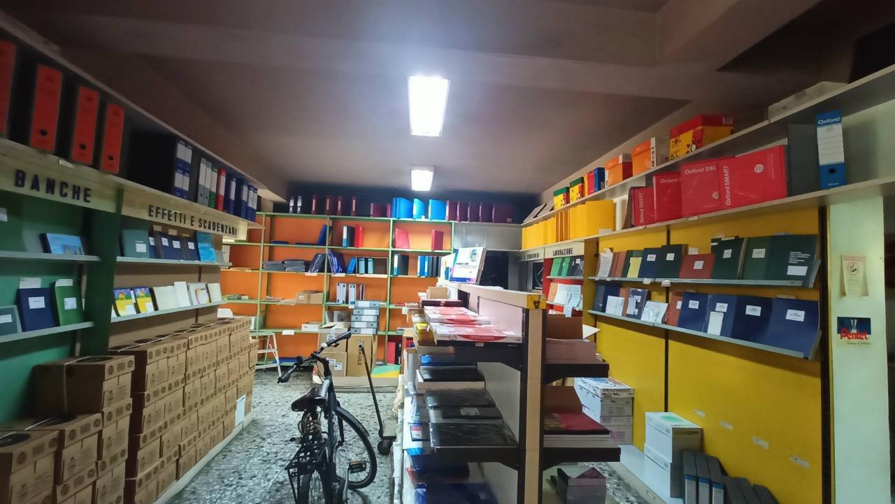 Negozio in Via della Misericordia, Pontedera, {3} - Foto 2