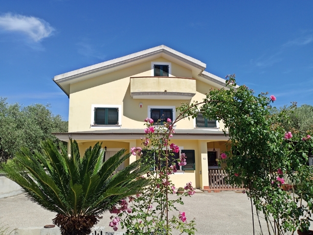 Villa in Strada Vicinale del Rosario 21, Sassari - Foto 1