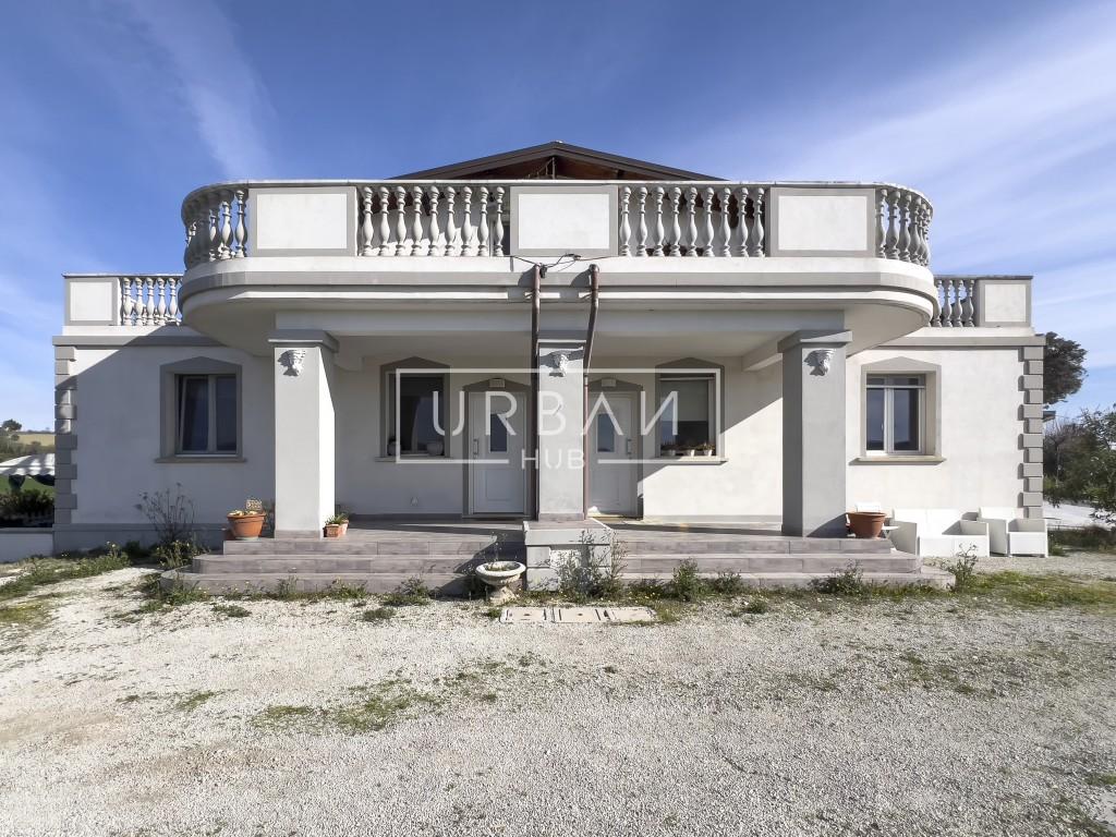 Villa bifamiliare in vendita a Rimini