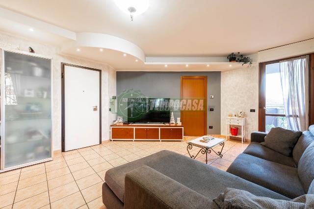 4-room flat in Via Santuario 25/a, Stezzano - Photo 1