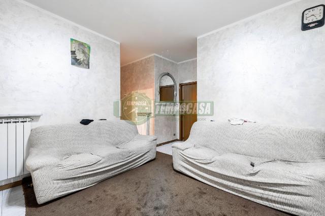 3-room flat in Via Canonici 29, Stezzano - Photo 1