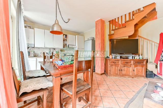 4-room flat in Via a. Volta 22, Stezzano - Photo 1