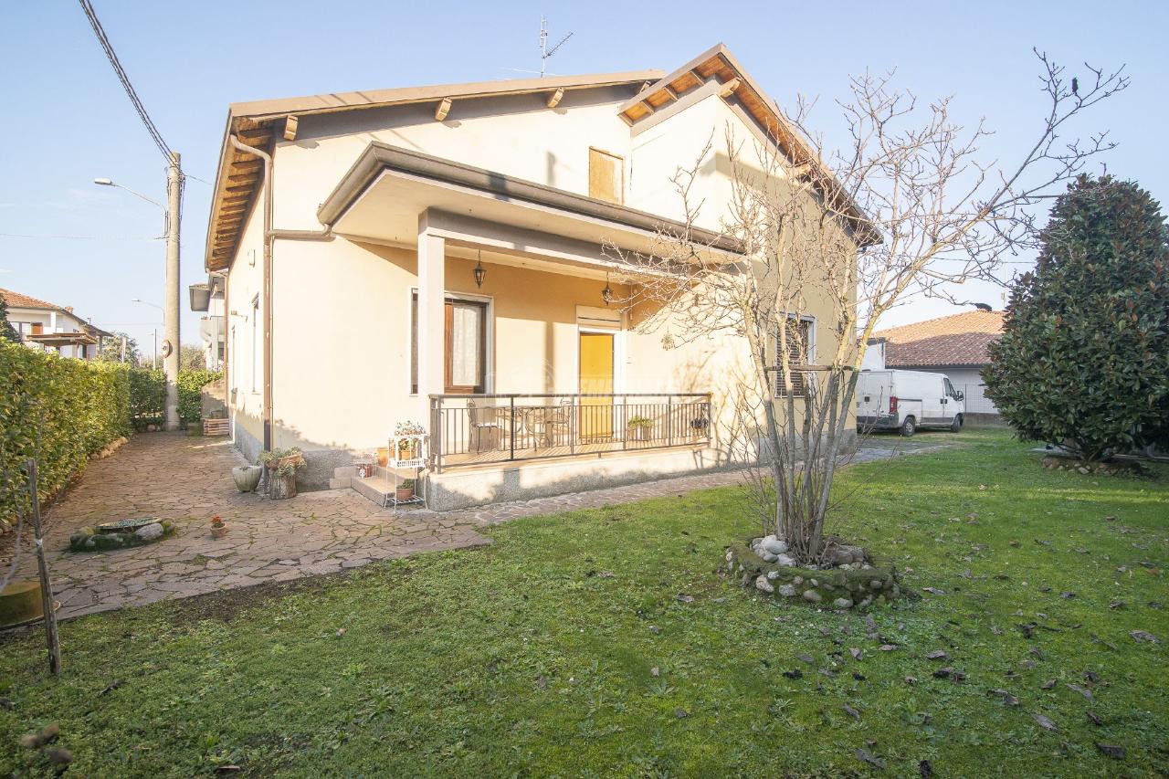 Villa in vendita a Fornovo San Giovanni