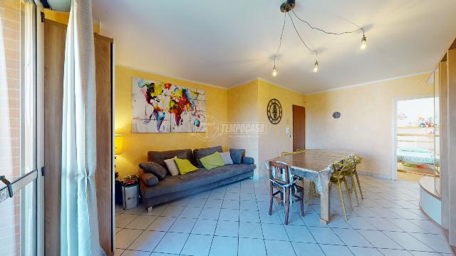 4-room flat in Via Alcide De Gasperi 1, Beinasco - Photo 1