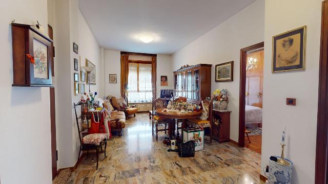 4-room flat in Via Enrico Toti, Borgaretto 20, Beinasco - Photo 1