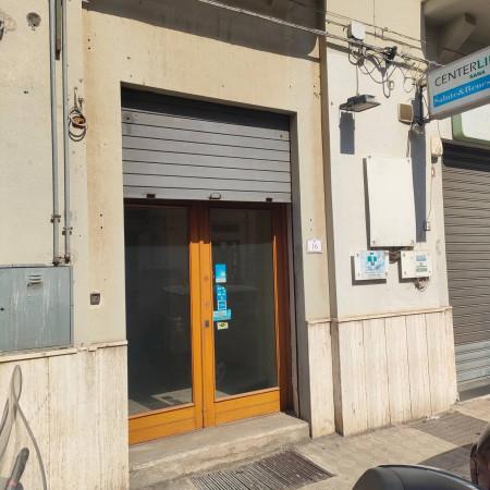 Negozio in Via Monsignor De Lorenzo, Reggio Calabria, {3} - Foto 2