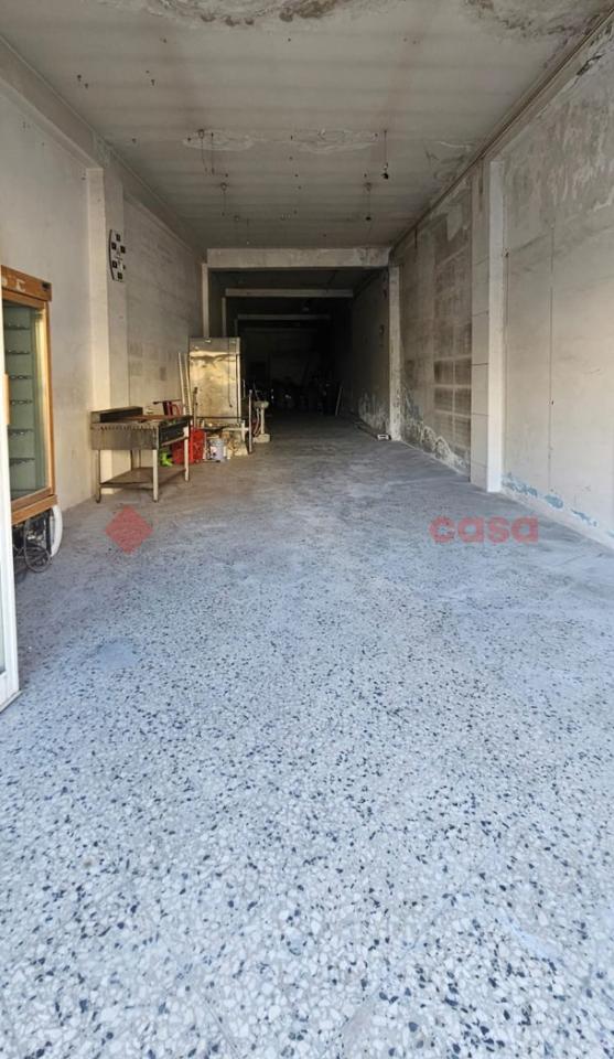 Magazzino in Viale Crotone  19, Catanzaro, {3} - Foto 2