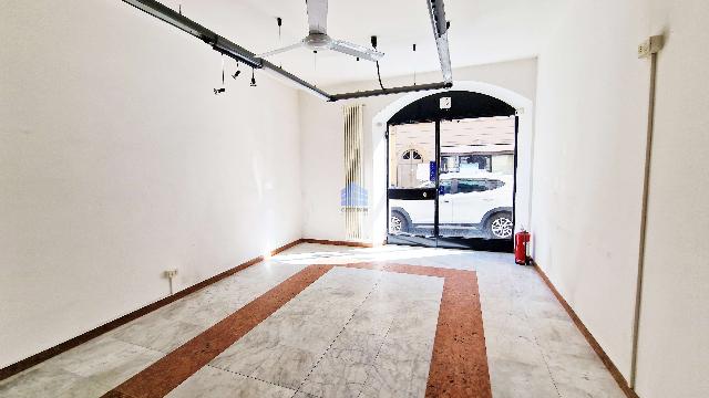 Negozio in Via Borgo Palazzo 31, Bergamo - Foto 1