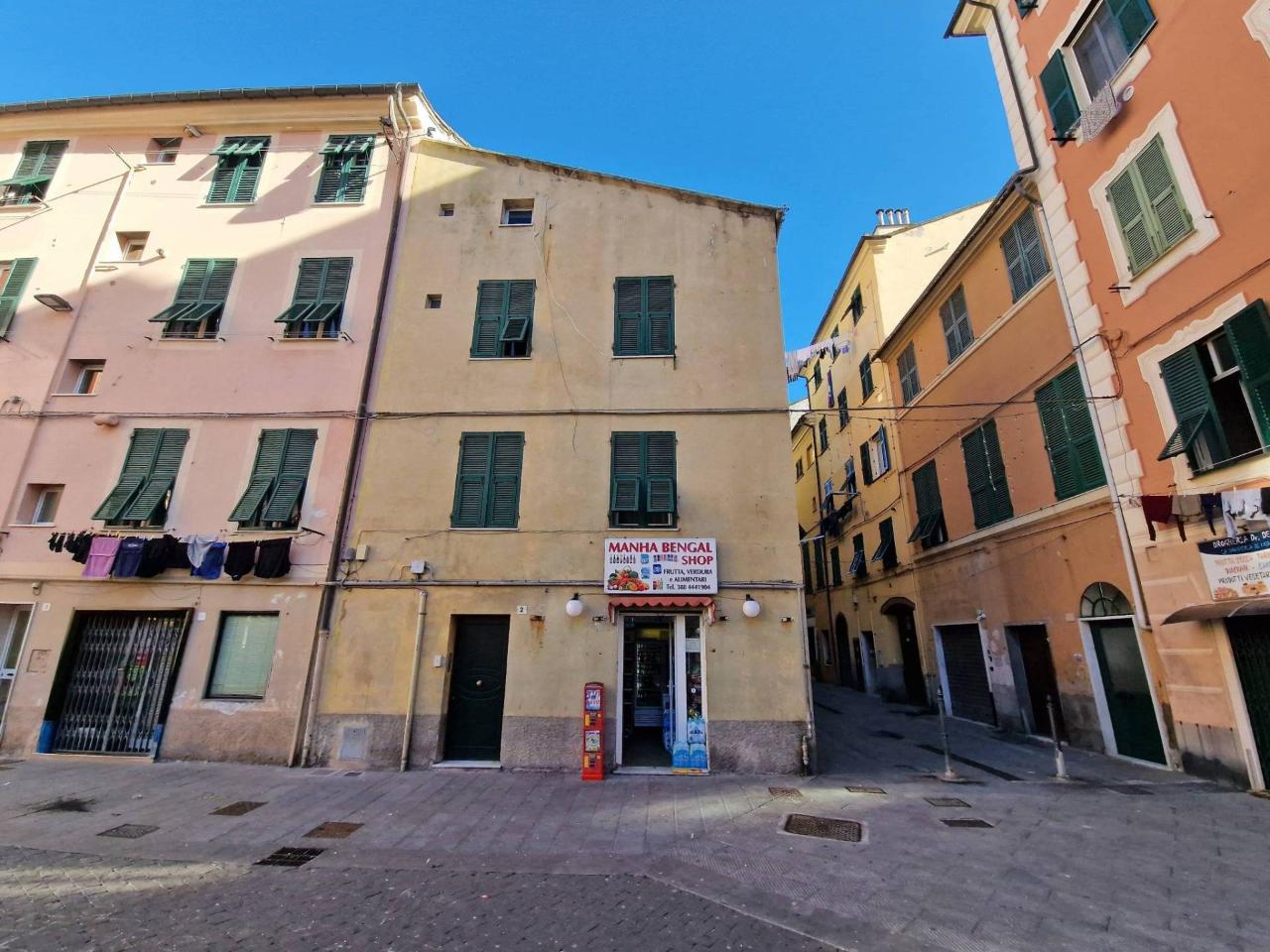 Palazzina commerciale in vendita a Genova