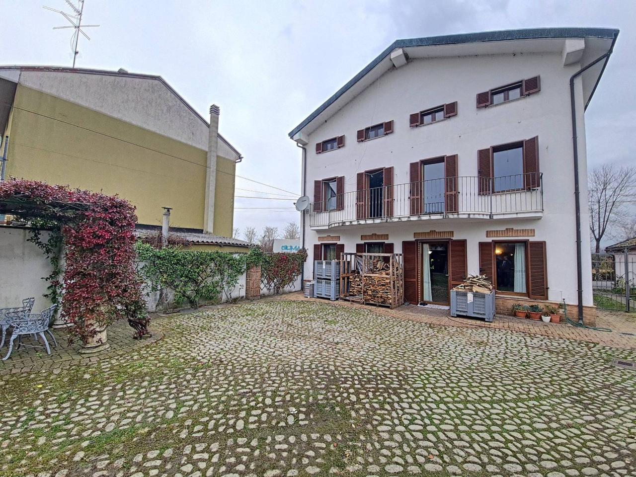 Villa in vendita a Morano Sul Po