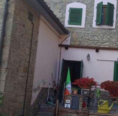 Casa indipendente in vendita a Pistoia