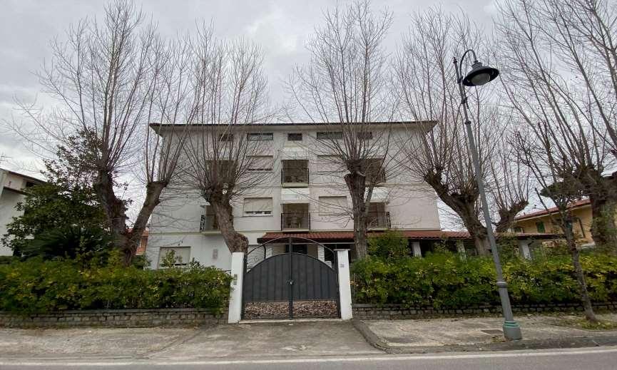 Albergo in Via Catalani 74 Fraz. Marina di Pietrasanta Loc. Fiumetto , Pietrasanta - Foto 1
