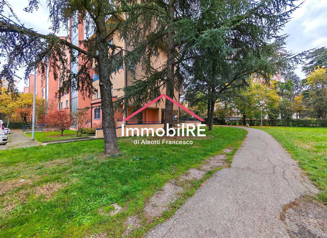 appartamento in vendita a Reggio nell'Emilia in zona Città Storica