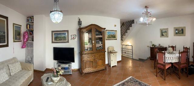 Terraced house in Via Quercioli, Massa - Photo 1