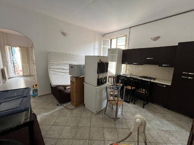 4-room flat in Viale Risorgimento, Massa - Photo 1