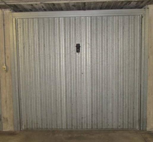 Garage or car box in {3}, Viale Giulio Cesare 39 - Photo 1