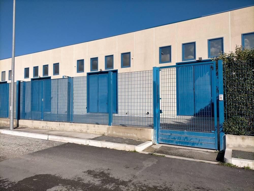 Capannone in Via Manfredonia, Foggia, {3} - Foto 2
