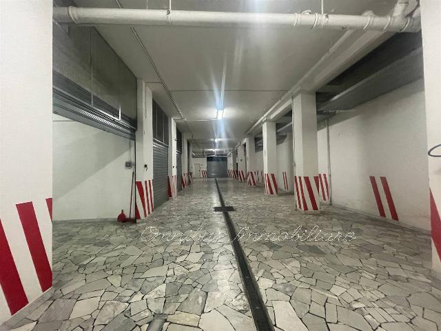 Boxen in Via Bernardino Frascolla, Foggia - Foto 1