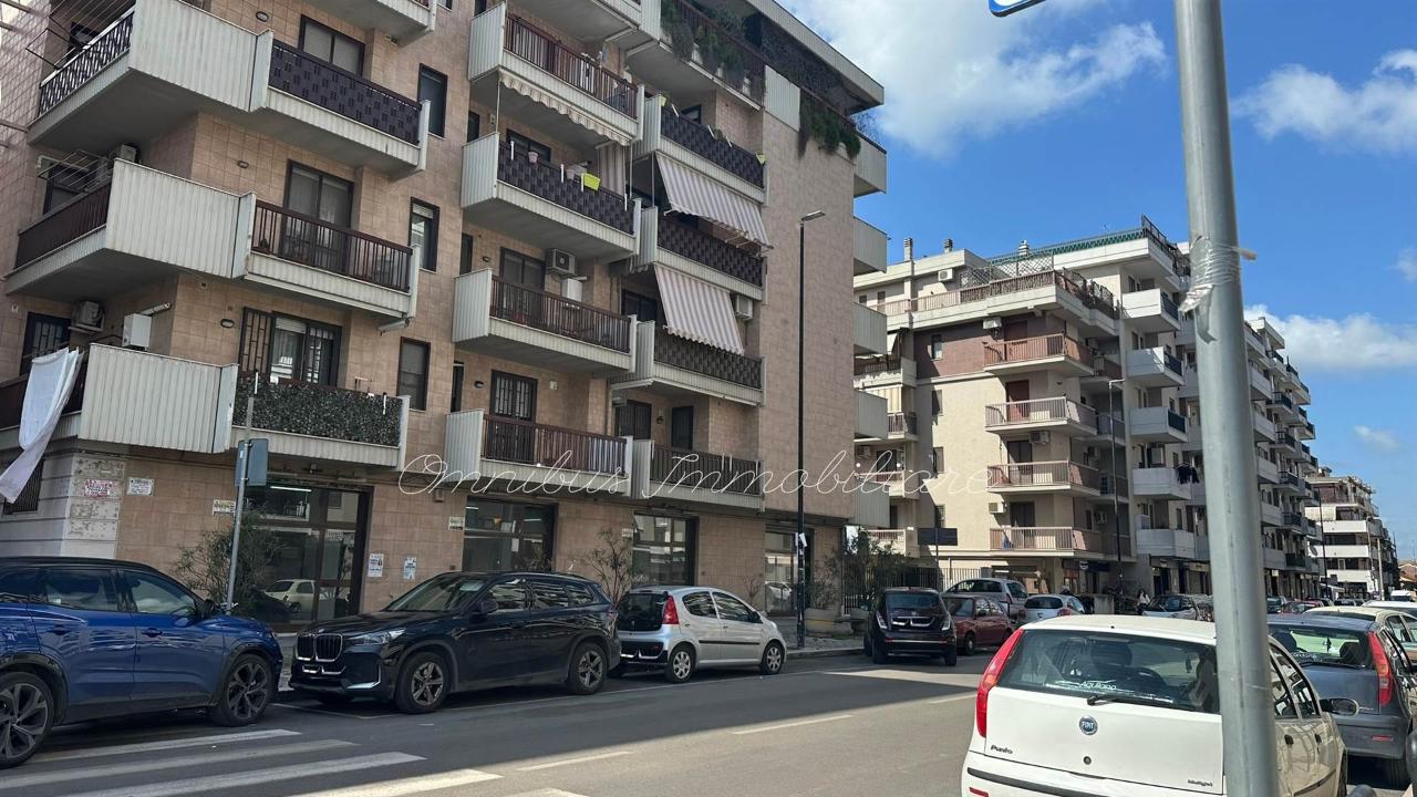 Negozio in Via Lucera, Foggia, {3} - Foto 1