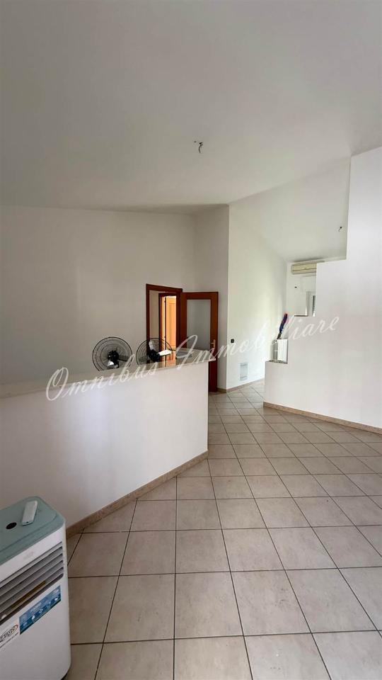 Ufficio in Via di Cave, Foggia, {3} - Foto 2