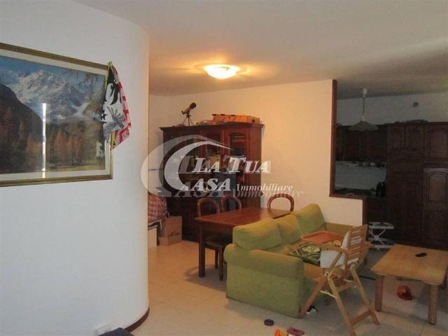 4-room flat in Viale Cristoforo Colombo, Fucecchio - Photo 1