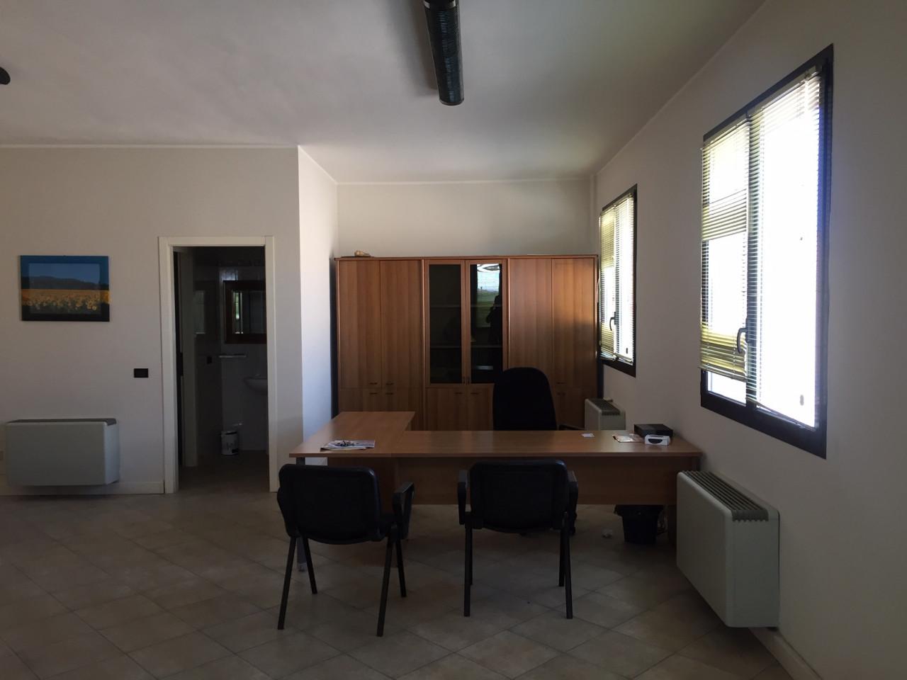 Ufficio in Via Circonvallazione Nord Est, Sassuolo, {3} - Foto 1