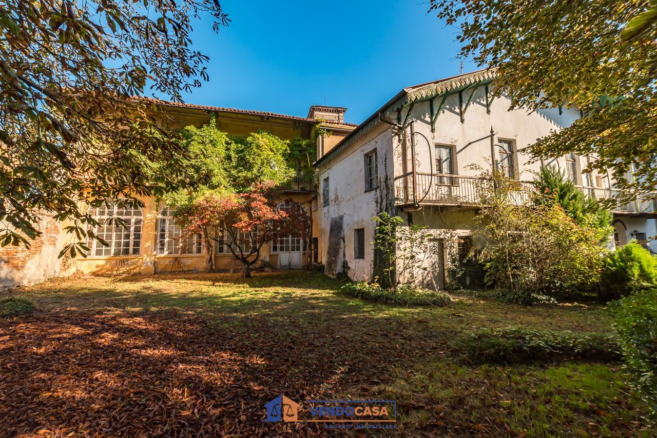 Villa in vendita a Cavallerleone