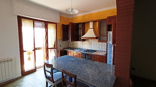 4-room flat in Via di Mezzo, Castelnuovo Magra - Photo 1