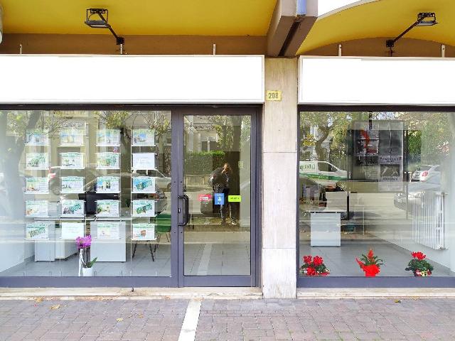 Shop in {3}, Viale Gabriele d'Annunzio 208 - Photo 1