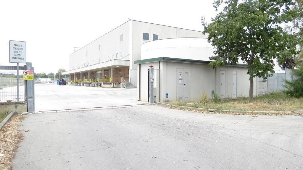 Magazzino in Mulinetto, Mosciano Sant'Angelo, {3} - Foto 1