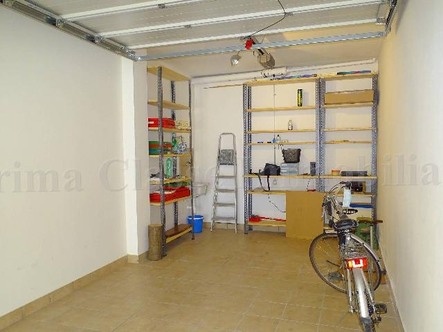 Garage or car box in {3}, Via Italica - Photo 1