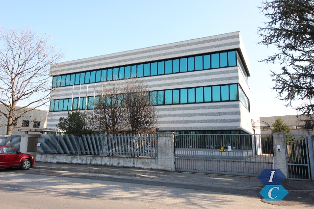 Industrial shed in Via Walter Tobagi, Peschiera Borromeo - Photo 1