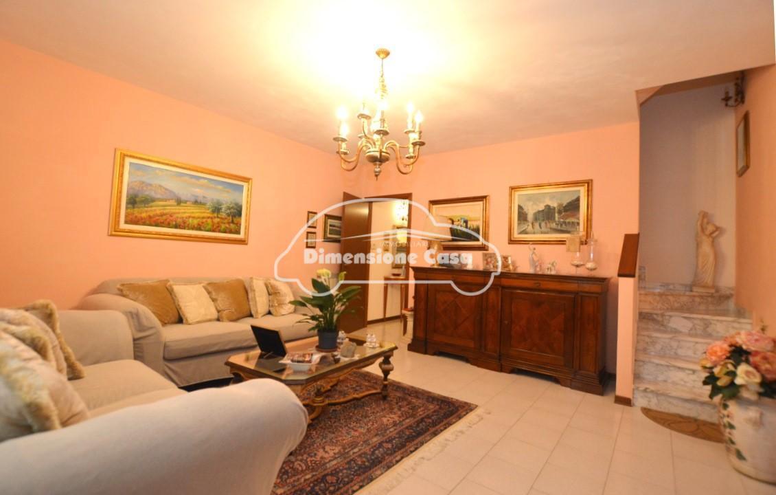 Villa a schiera in vendita a Lucca