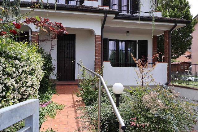 Terraced house in Via Rimini, Piacenza - Photo 1