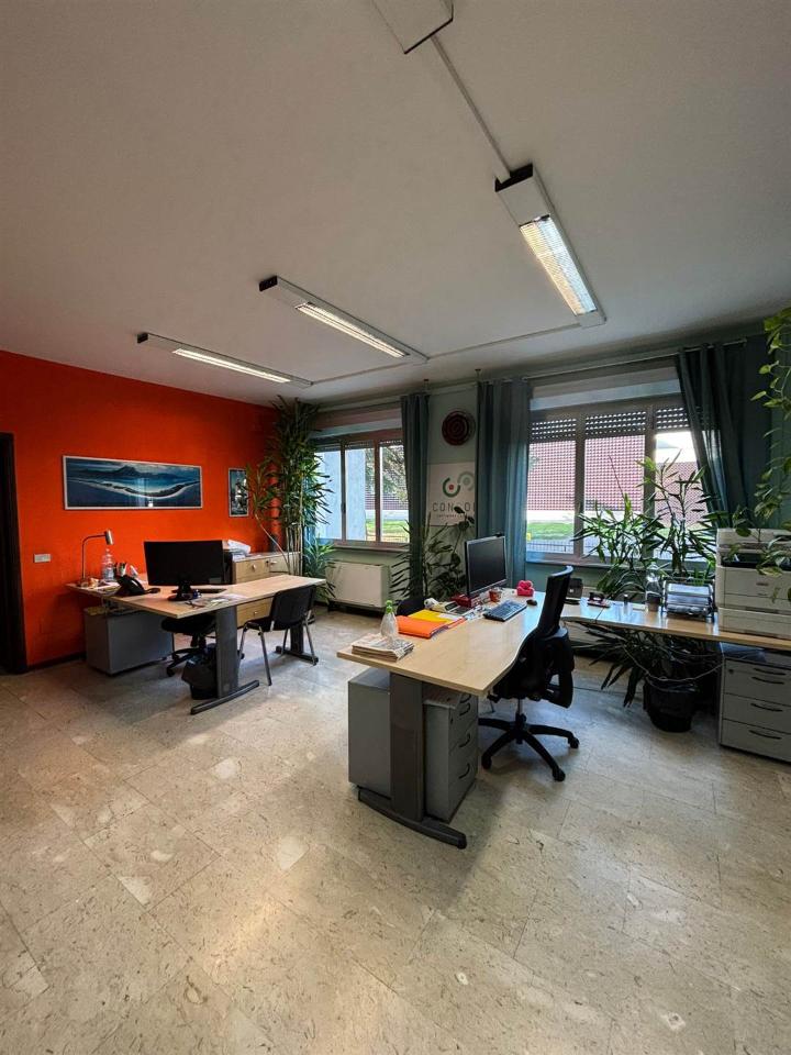 Ufficio in Piazzale Erfurt, Piacenza, {3} - Foto 1