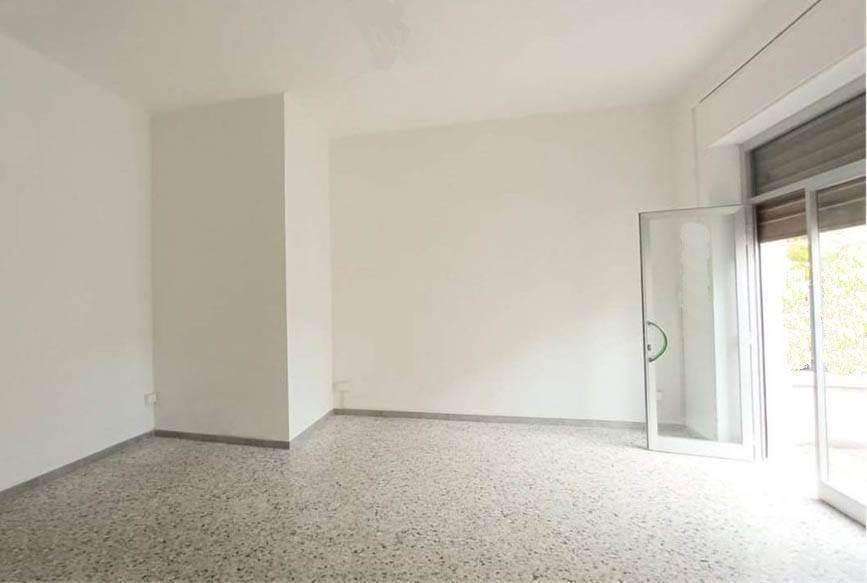 Negozio in Via Conciliazione, Piacenza, {3} - Foto 1