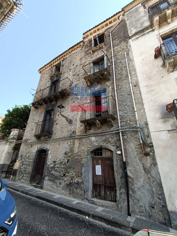 Casa indipendente in vendita a Castiglione Di Sicilia