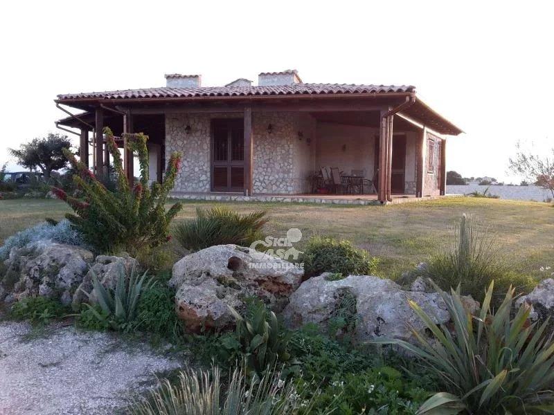 Villa plurifamiliare in affitto a Marsala