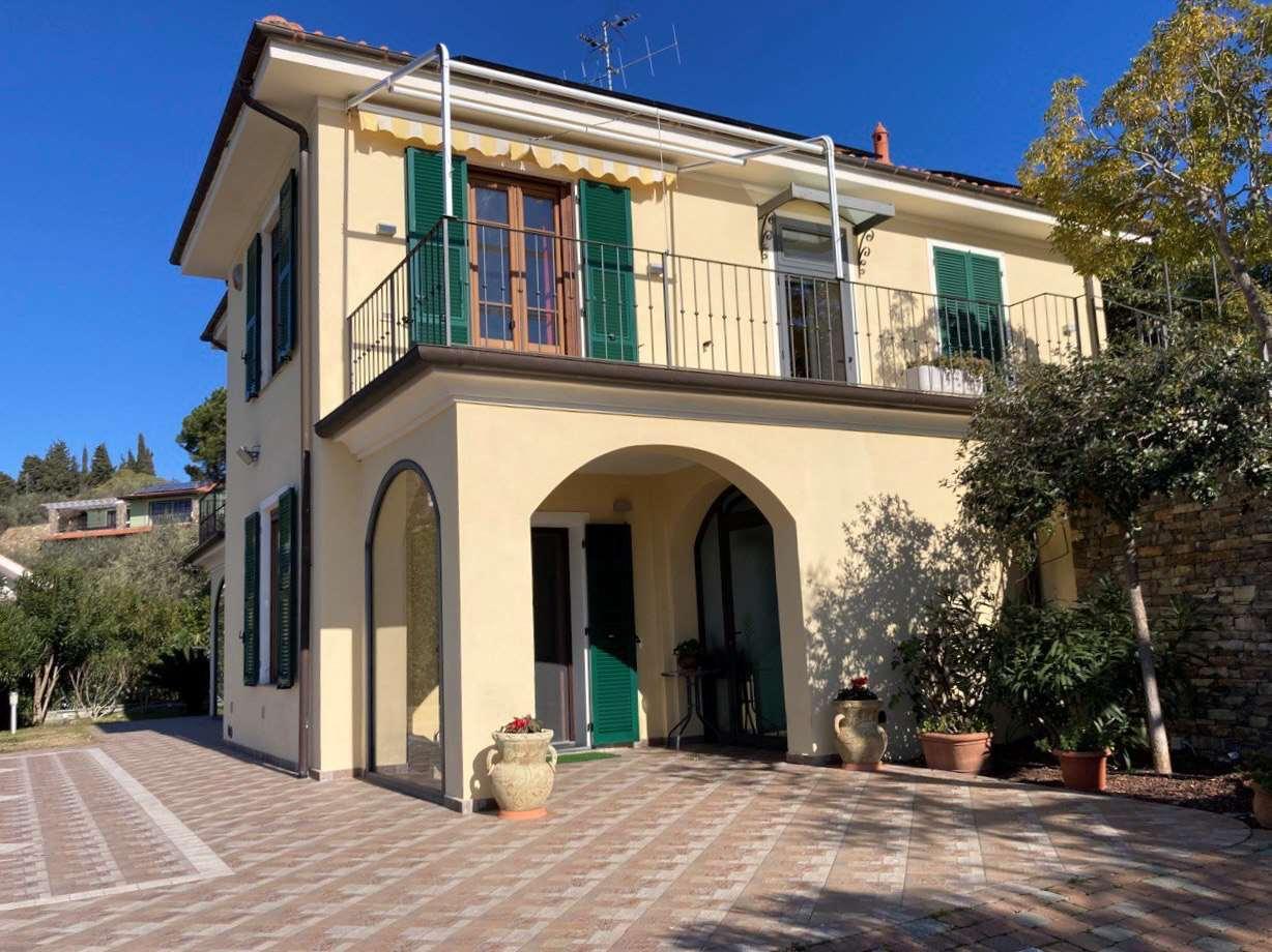 Villa unifamiliare in vendita a Imperia