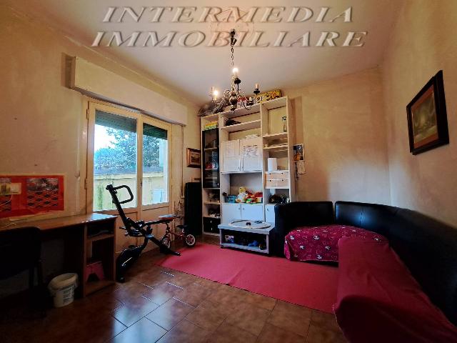 Vierzimmerwohnung in Via Vittorio Veneto, San Giovanni Valdarno - Foto 1