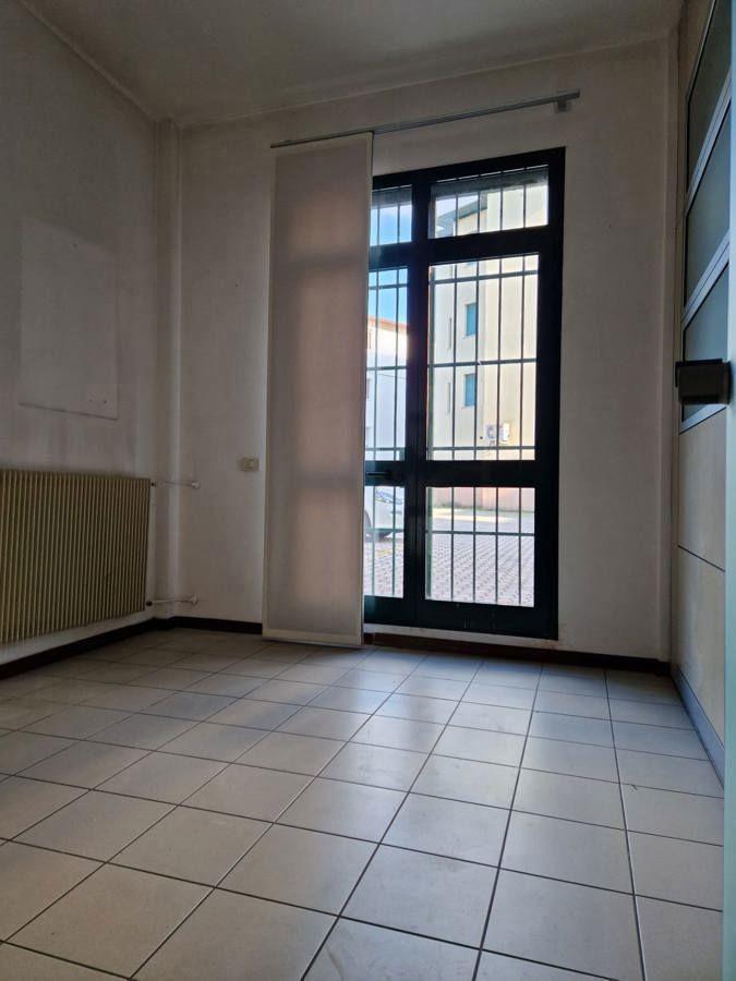 Negozio in Via Malvezzi 10, Vicenza, {3} - Foto 2
