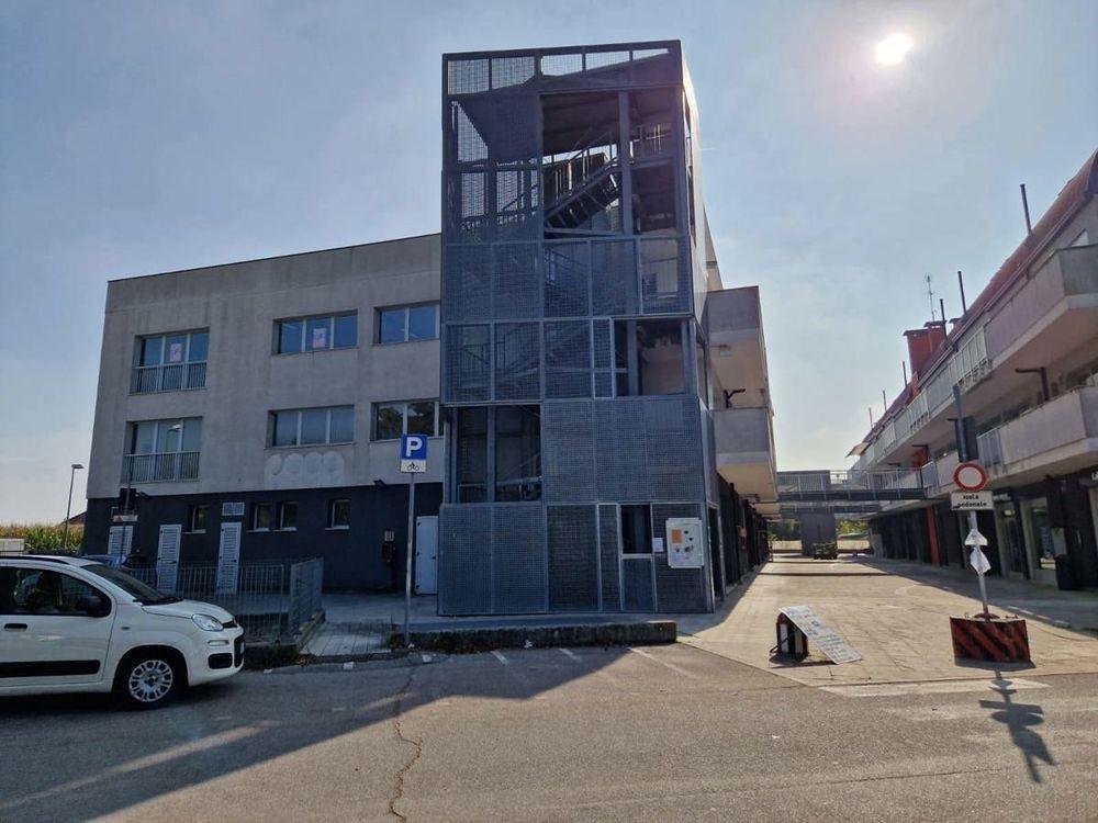 Ufficio in Via Madonna del Rosario 146, Padova, {3} - Foto 1