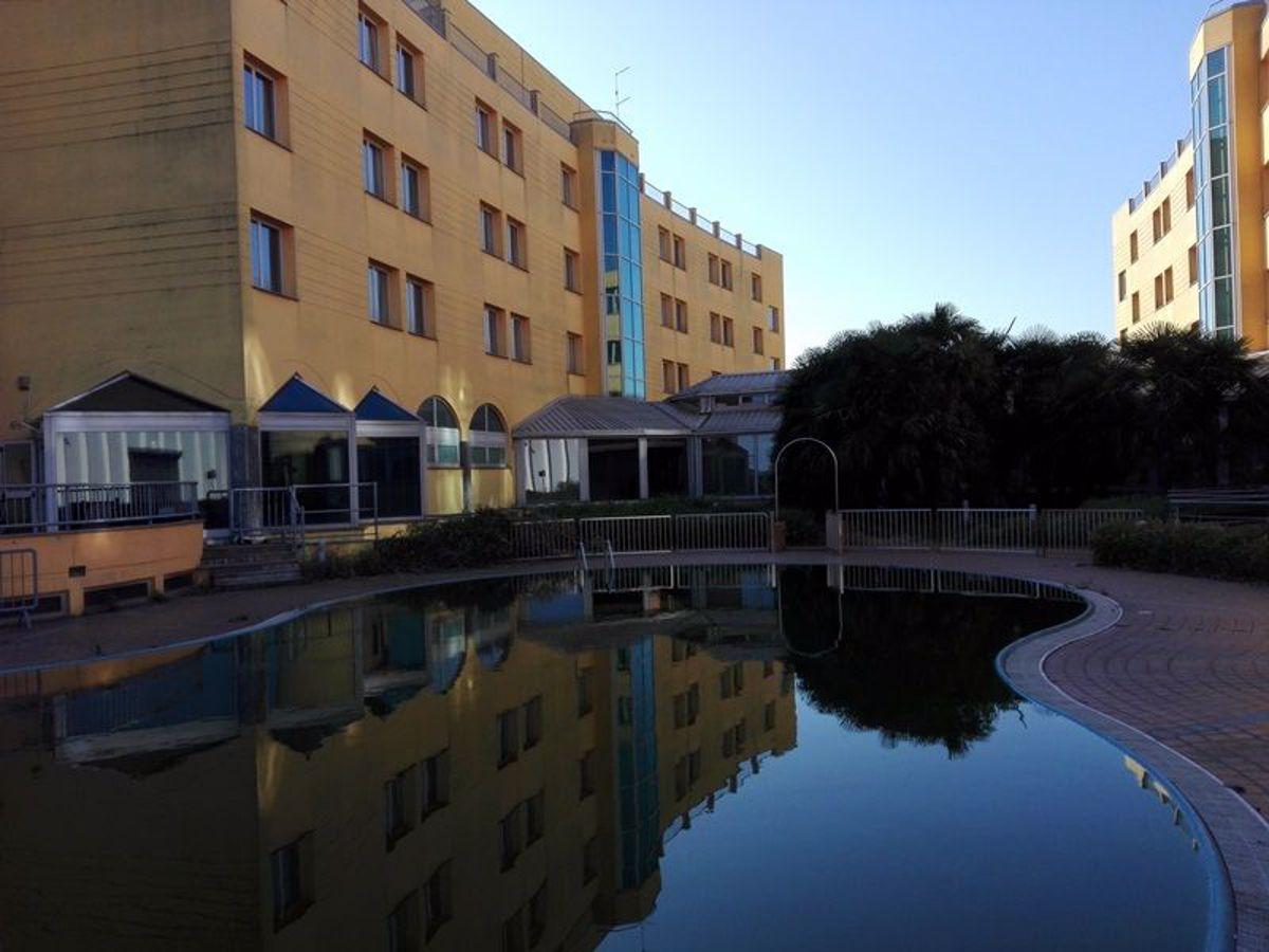 Albergo in Via Gallarate 116, Oleggio - Foto 1