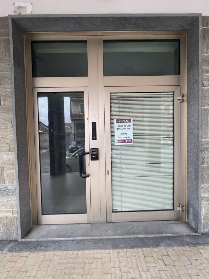 Esercizio commerciale in Piazza Vittorio Veneto , Chiusa Di Pesio, {3} - Foto 2
