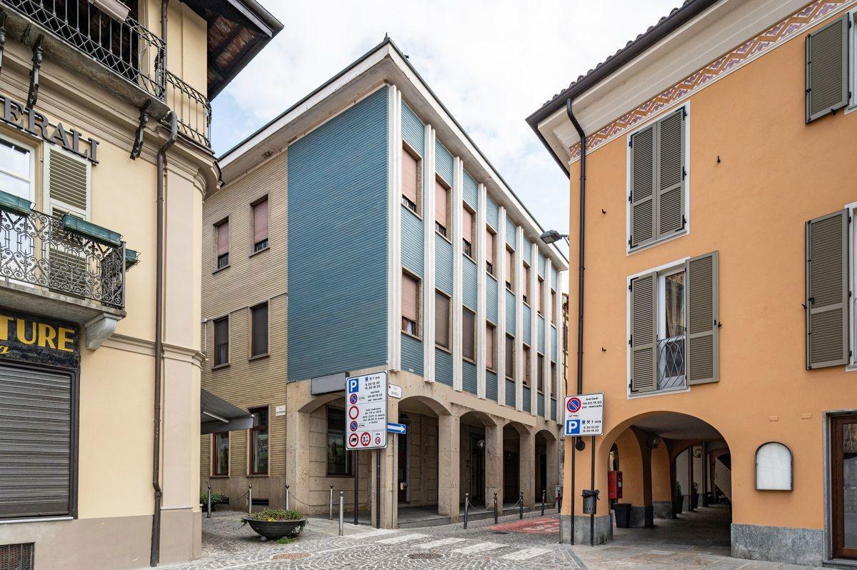 Esercizio commerciale in Via Roma , Canale, {3} - Foto 2