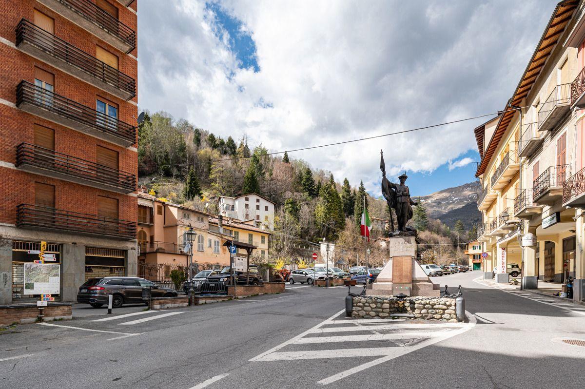 Esercizio commerciale in Piazza Martiri Libertà', Ormea, {3} - Foto 2