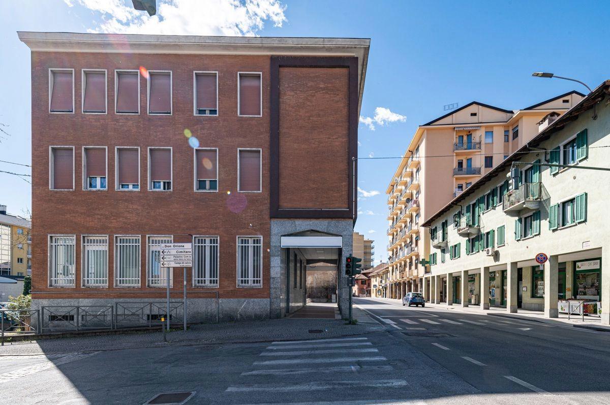 Esercizio commerciale in Corso Umberto I, Verzuolo, {3} - Foto 2