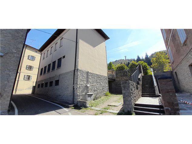 Esercizio commerciale in Via Crispi 26a, Carpineti, {3} - Foto 2