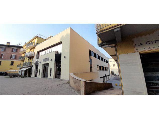 Esercizio commerciale in Via Zanasi  11e, Castelnuovo Rangone, {3} - Foto 1